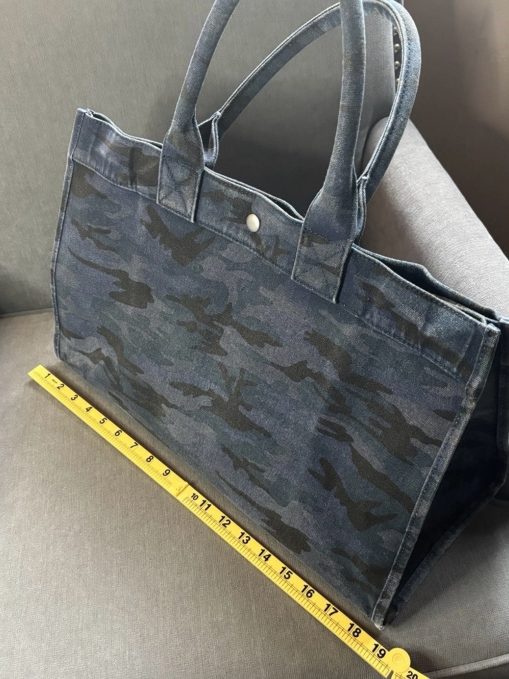 Koala Kanvas Blue Denim Camo Large Tote with Blue Glitter Front Stripes! ๐GUC๐ - Picture 4 of 16